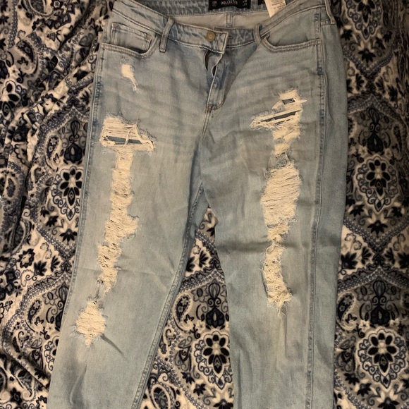 High-rise Mom Jeans - Picture 1 of 2